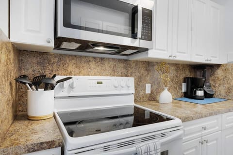 c9bc3a92-d536-4c1e-b0c1-d6b1330c909c