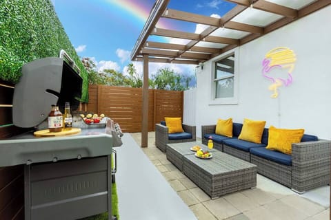 2805fa74-cbd9-4cd6-8068-6bf782971f14