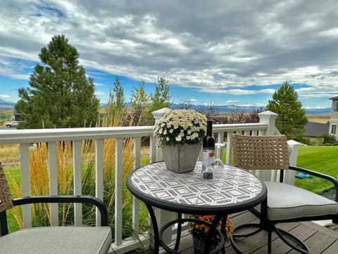 Deck off the Back of Vrbo