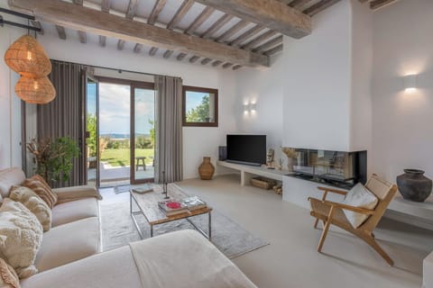 Autumn, Kitchen, Living Room, Spring, Summer