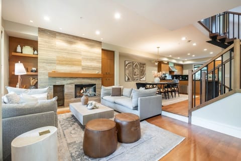 Living area: Gas fireplace