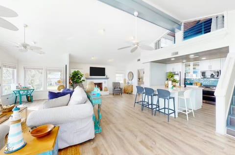 Open floor plan of living room and kitchen