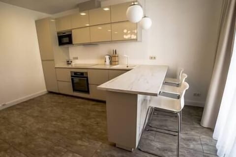 742eb116 5db7 4ad6 b793 4172284b2ff6