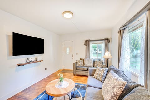 Niles Vacation Rental | 3BR | 1BA | 3 Steps to Enter | 1,200 Sq Ft