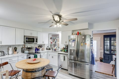 Kitchen | Toaster | Blender | Spices