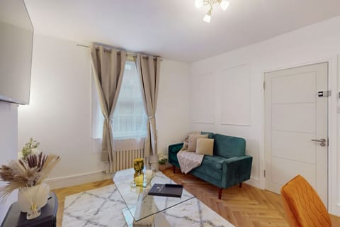 Living Room / Lounge