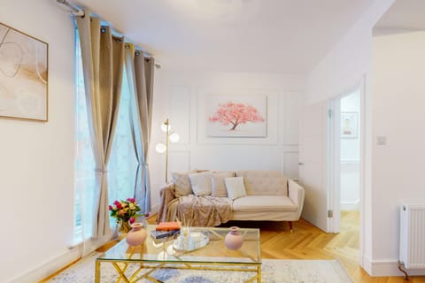 Living Room / Lounge