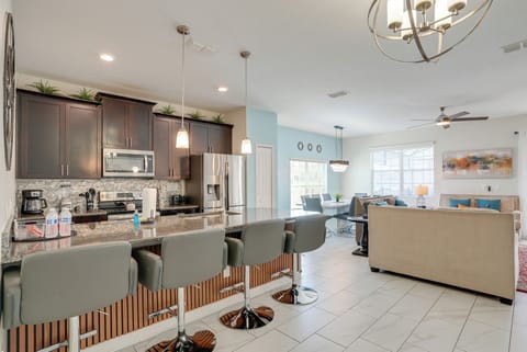 Kitchen | Breakfast Bar Seating