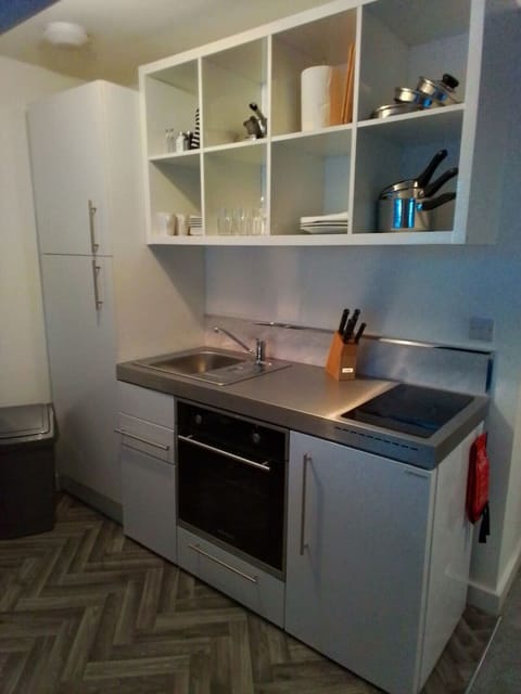Well Equipped Kitchenette