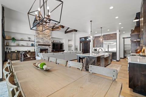 56700 Dancing Rock-09