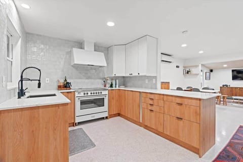 A fully-equipped kitchen