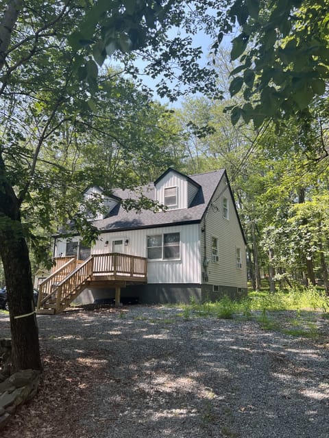Front of the house; driveway with plenty of parking space
