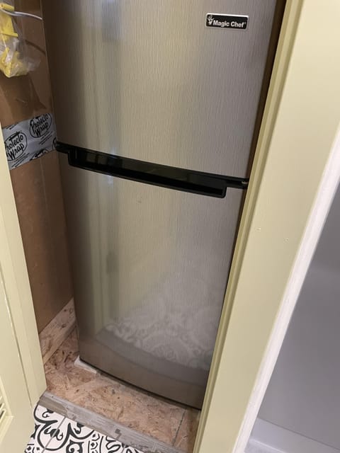 Mini Fridge &amp; Freezer for guest use