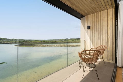 10 Cannery Row, North Quay, Hayle, Cornwall, self catering with Beach Retreats.