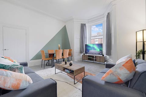 Kick back in a bright, welcoming living room with comfortable seating, colourful décor and a Smart TV with Netflix. The open feel makes it easy to stretch out, enjoy your favourite shows and spend quality time together in comfort. Ideal for downtime.