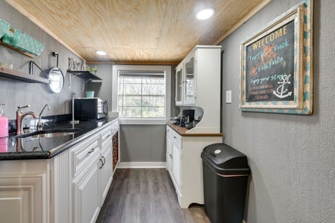 Kitchenette | Drip Coffee | Microwave