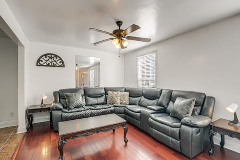 Silver Spring Vacation Rental | 6BR | 3BA | Steps Required | 2,868 Sq Ft