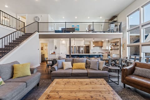 Barn/ Silo - Living Room