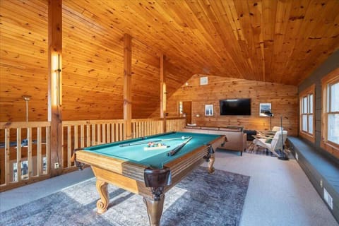 Pool table and plenty of seating!