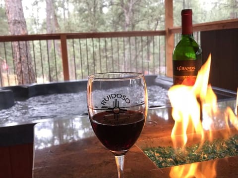 hot tub and firetable 