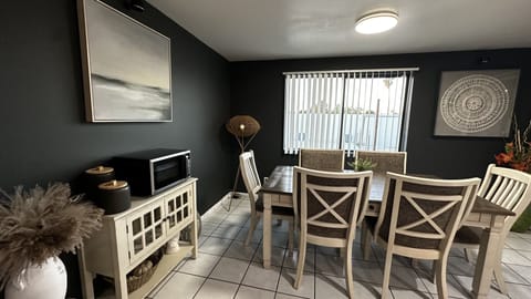 Microwave / Dining Table