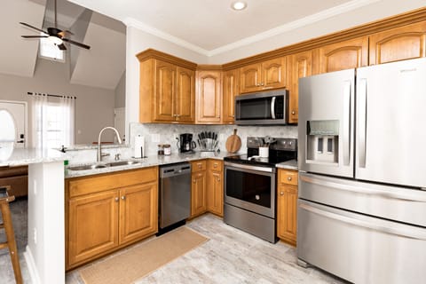 Fully Equipped Kitchen w/Essentials