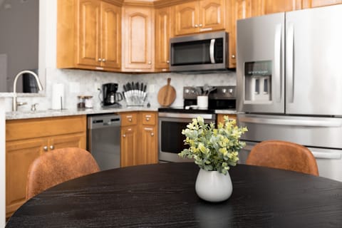 Fully Equipped Kitchen w/Essentials