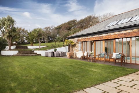 Ellenglaze, Holywell Bay, Cornwall, self catering with Beach Retreats.