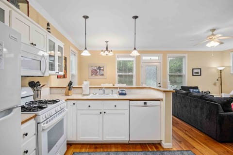 "Really pretty and beach was in walking distance! very nice area and neighborhood" - Alexis