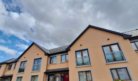 Lakeside Holiday Homes in Killaloe Co Clare. Family Friendly