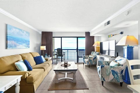 Come relax in our comfortable living room with a view of the ocean wherever you look, let the crashing of the waves take all your worries away.