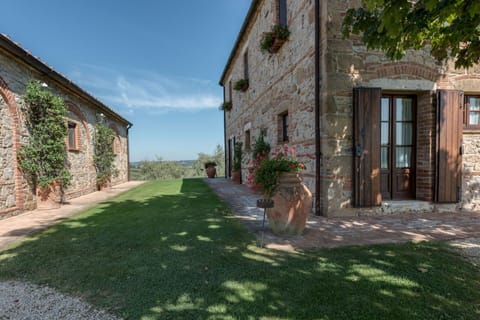 Activities, Amenities, Building Exterior, Main Entrance, Pool, Spring, Summer