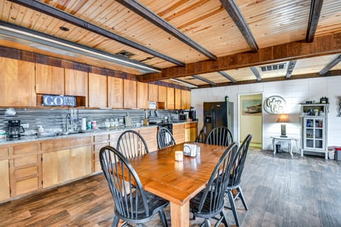 Dining Area | Kitchen
