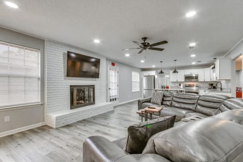 Pensacola Vacation Rental | 3BR | 2.5BA | 1,917 Sq Ft | 2 Steps Required
