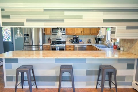 Kitchen counter with seating for 3