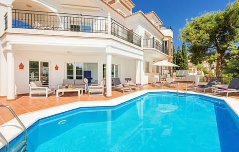 Pool and the amazing villa