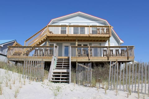 Beach Barn Oceanfront Exterior