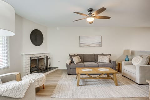 Oceanside Vacation Rental | 3BR | 2BA | 1,696 Sq Ft | 1 Step to Enter