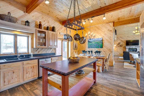 Kitchen | Keurig Coffee Maker | Dishwasher | 1st Floor