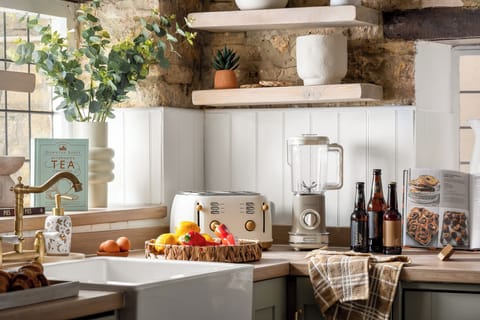 40 - Jasmine Cottage - GL54 2DW - Web