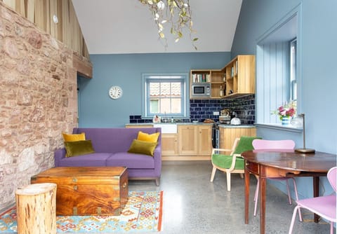 Papple Steading - Ploughman's Bothy - open-plan kitchen / living space