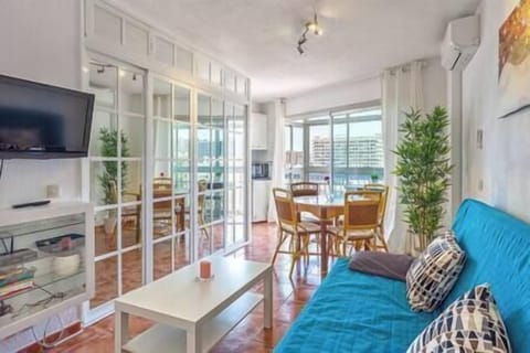 0f358936-7b82-4bc9-bb2a-503a3c6bfa9e