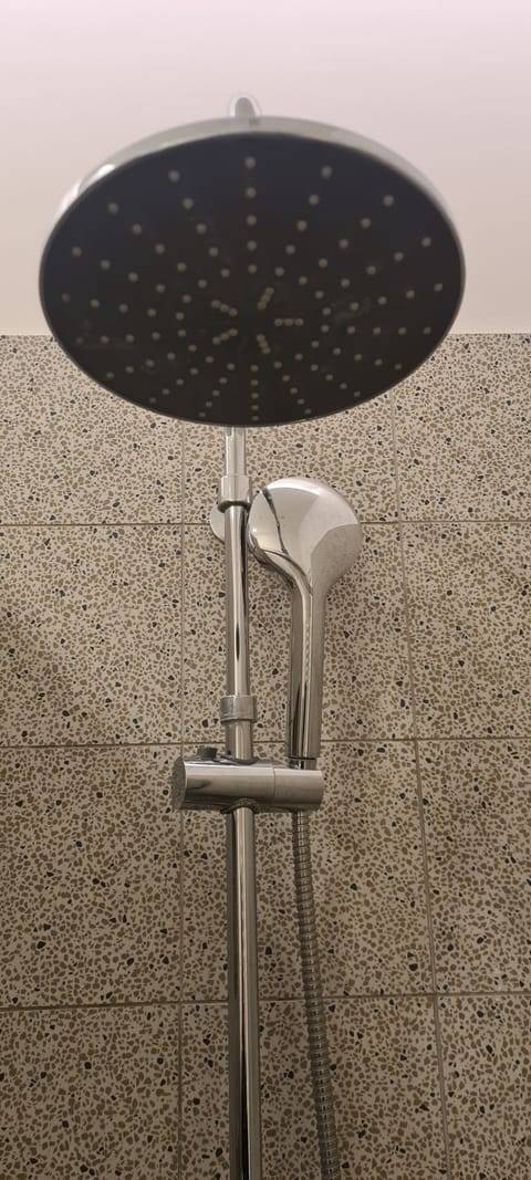 Hand-held showerhead