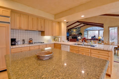 Kitchen | Dishwasher | Coffee Maker | Spices