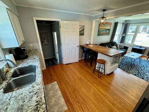 Fully Equipped Kitchen (1)