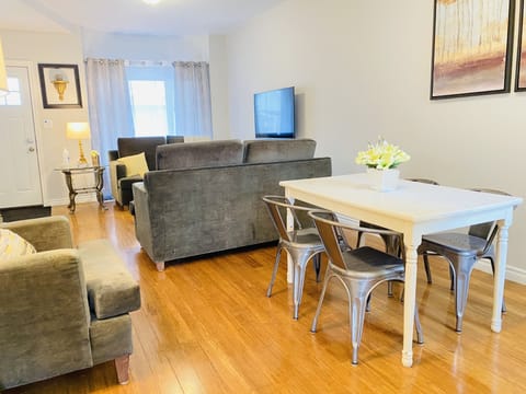 Living/Dining area