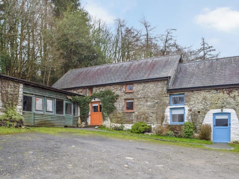 Exterior | Ty Ceffylau - Cwmiar Holiday Cottages, Llanllwni