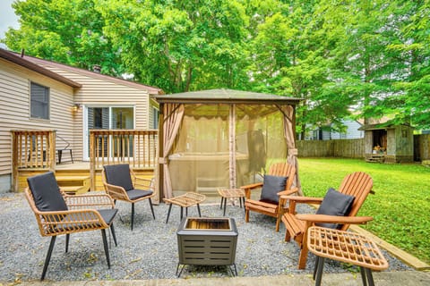 Backyard | Private Hot Tub | Fire Pit (Seasaonl) | Furnished Deck