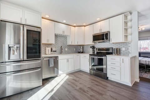 Modern Comforts Await in Our Fully Equipped Kitchen! Every Amenity You Need for Your Stay, Tailored for the Perfect Guest