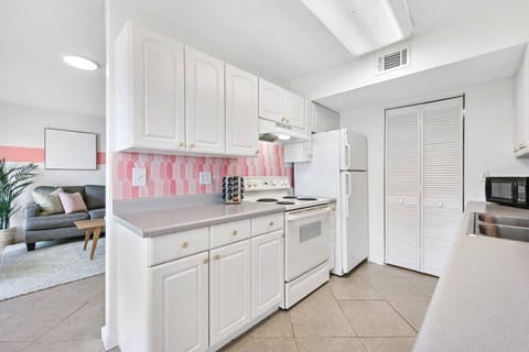 Experience the convenience of our fully equipped kitchen, situated right next to the dining area and living room.